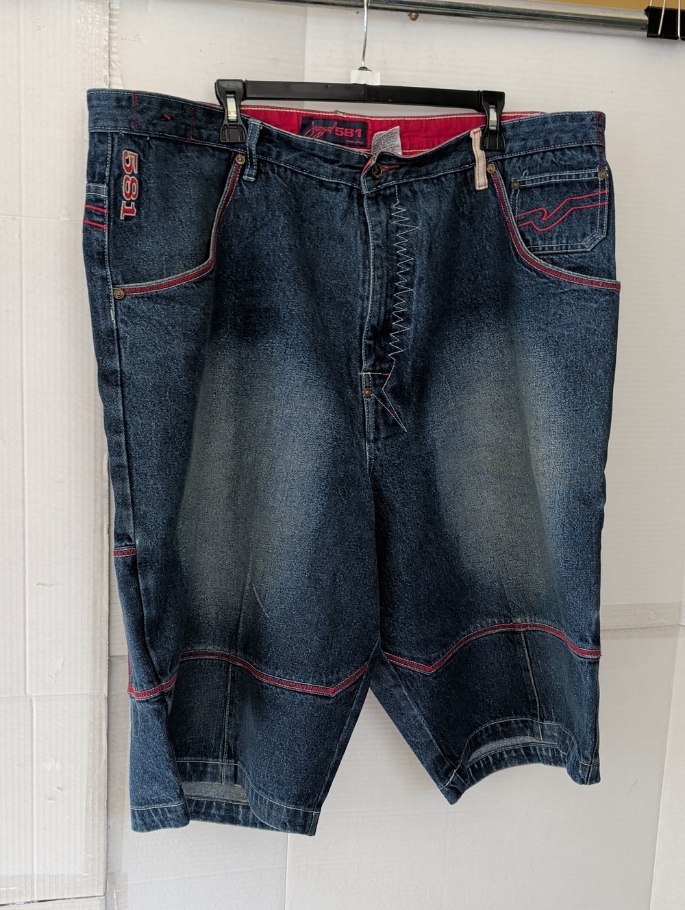 Jagged 581 Men Denim Jean Shorts Red Trim Embroidered SZ 44 Chic Y2K Streetwear